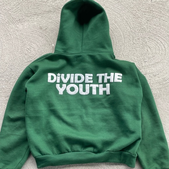 Divide The Youth Zip Up - Picture 2 of 3